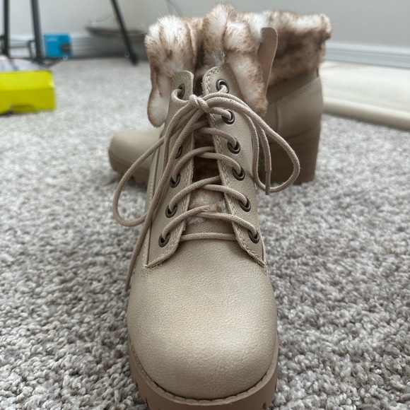 Soda Faux Fur Winter Boots! - Picture 3 of 4